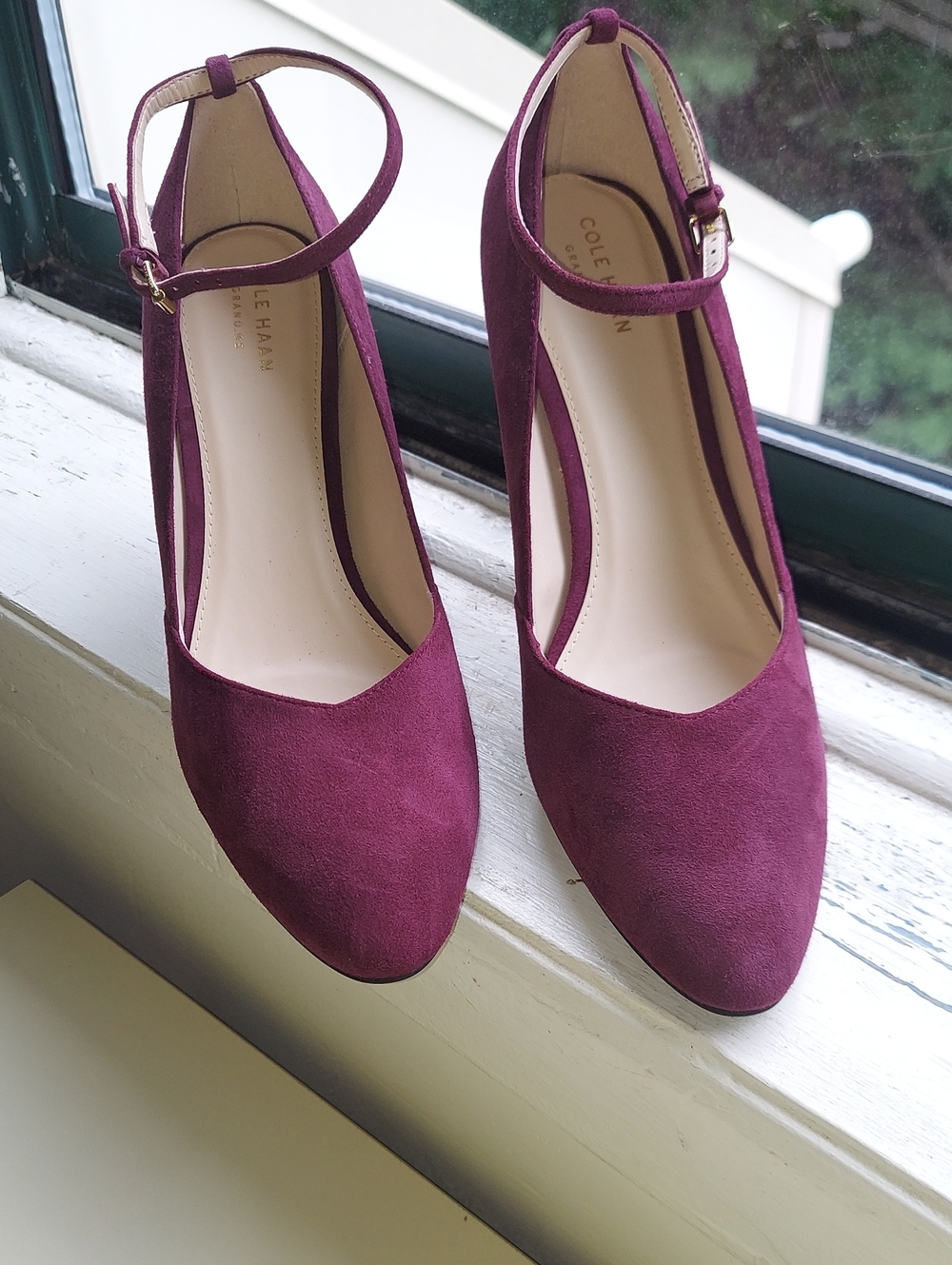 Cole Haan Wine Suede Ankle Strap Block Heel Rubber Sole Cushioned Insole Size 10 - Picture 2 of 15